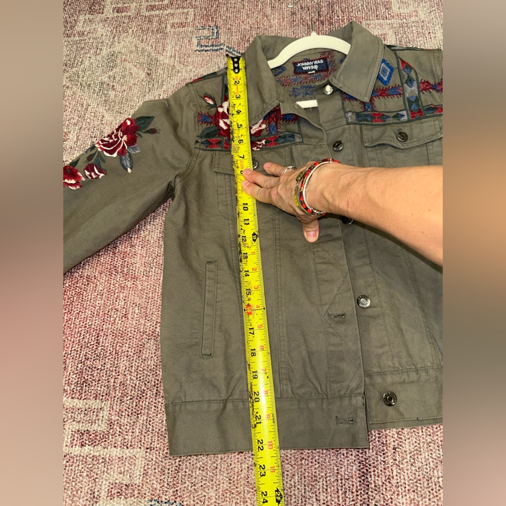 Johnny Was green khaki embroidered floral denim jean jacket roses size small - Picture 7 of 10
